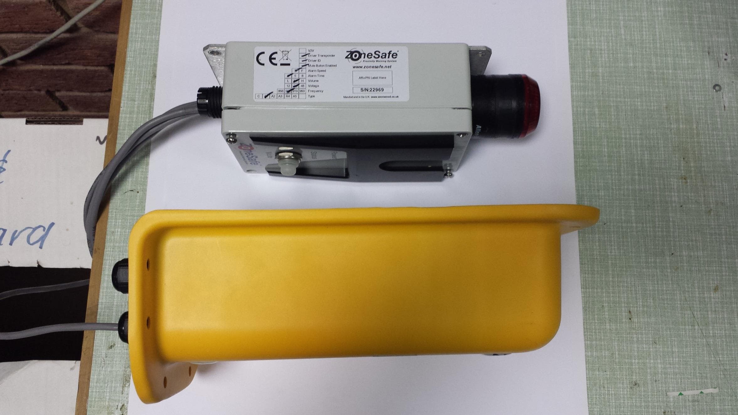 Zonesafe Standard Unit - FCC ID 2ACWNZS6284 - Avonwood Developments Ltd (3)