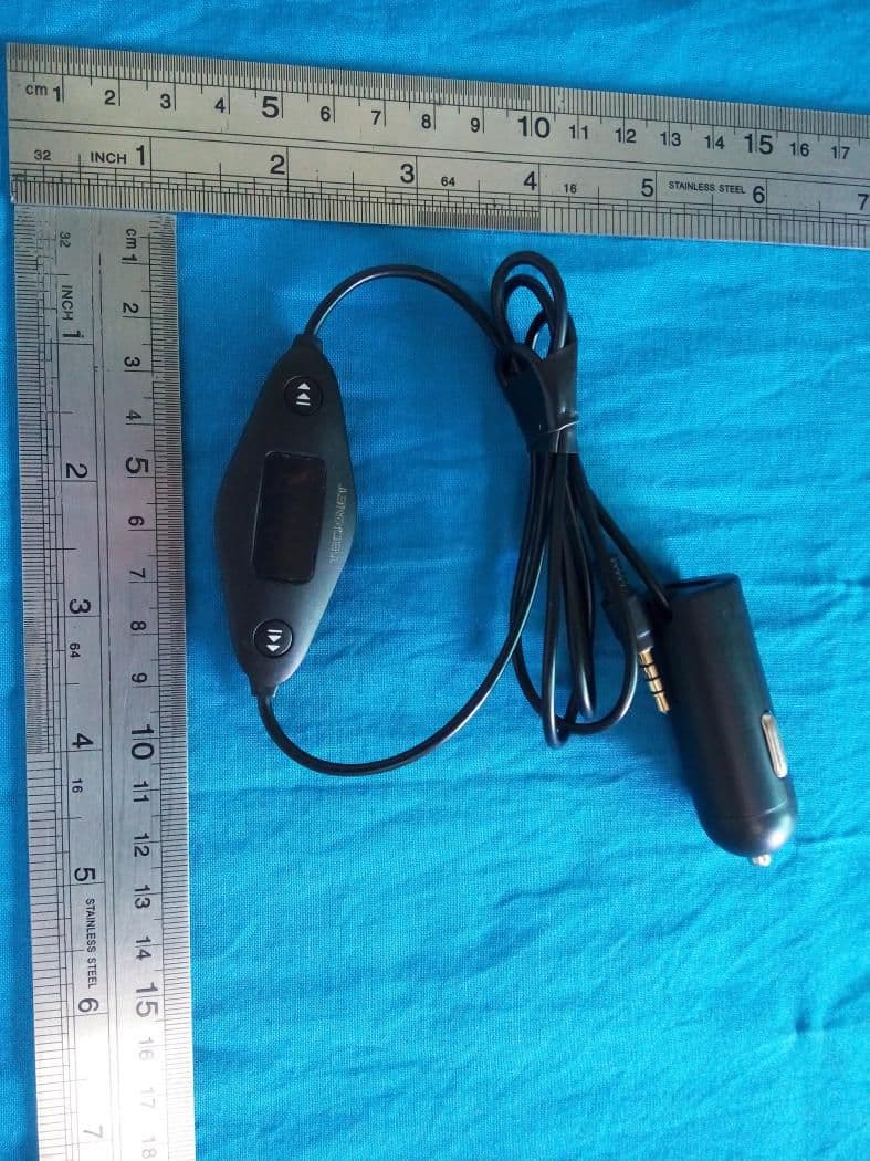 Personal FM Transmitter - FCC ID 2ACYW-F27 - SHENZHEN UNICHAIN TECHNOLOGY CO.,LTD (2)