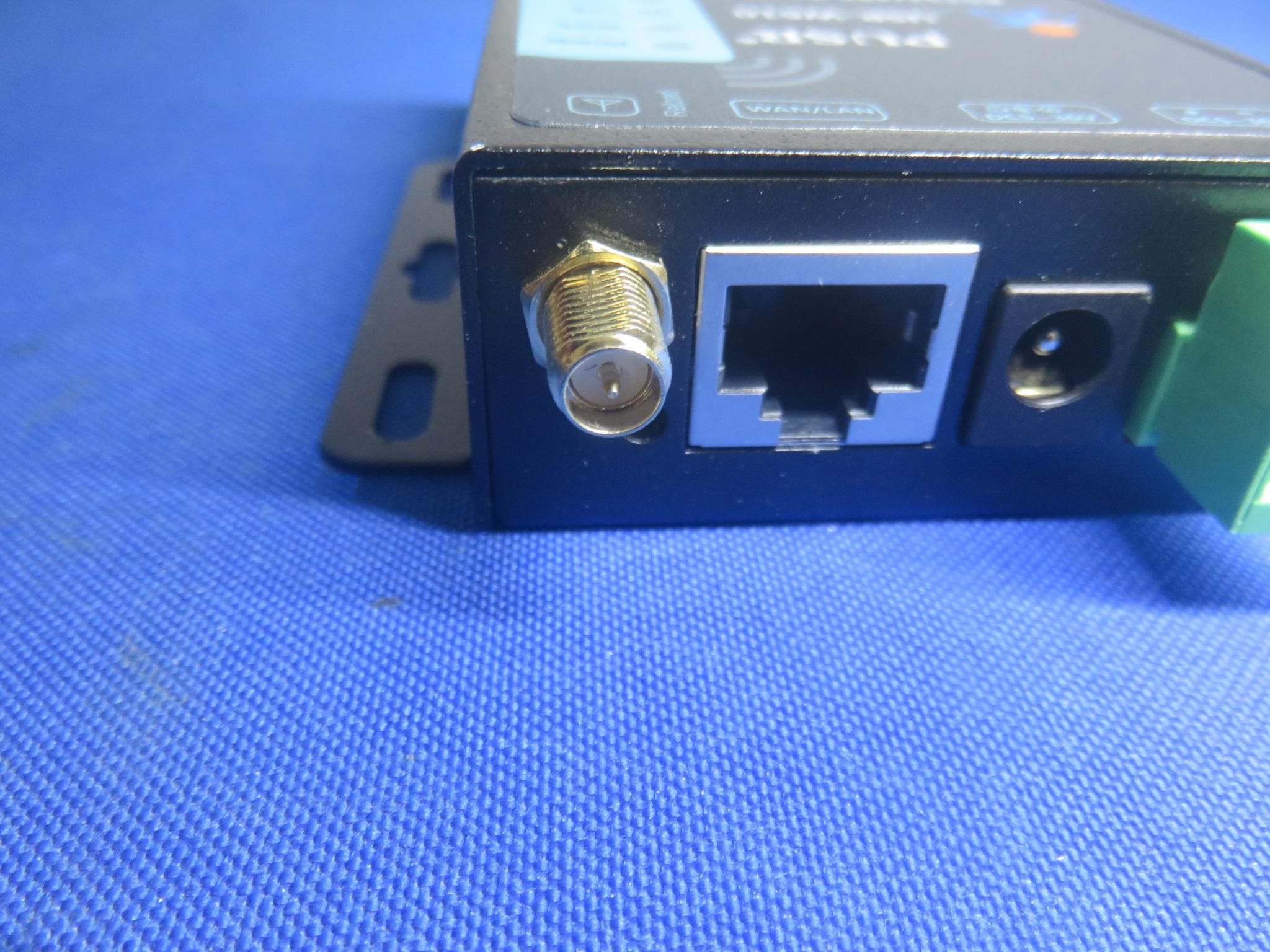 WiFi serial device server - FCC ID 2ACZOUSR-W610 - Jinan USR IOT Technology Limited (5)