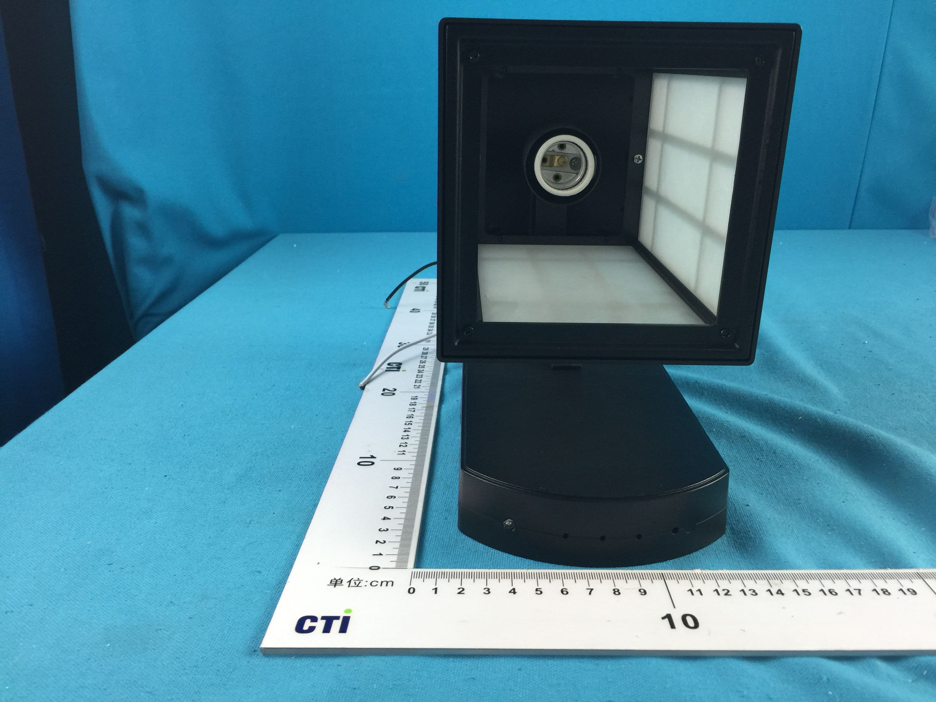 Smart Security Light - FCC ID 2AD7D-KNP02 - Jiawei Renewable Energy Co.,Ltd. (2)