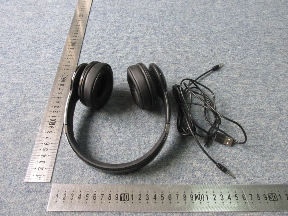 BT headphone - FCC ID 2AD8PHXHP910 - Dongguan Laccess Electronic Technology Co., Ltd. (3)