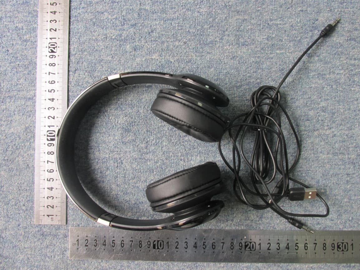 BT headphone - FCC ID 2AD8PHXHP910 - Dongguan Laccess Electronic Technology Co., Ltd. (1)