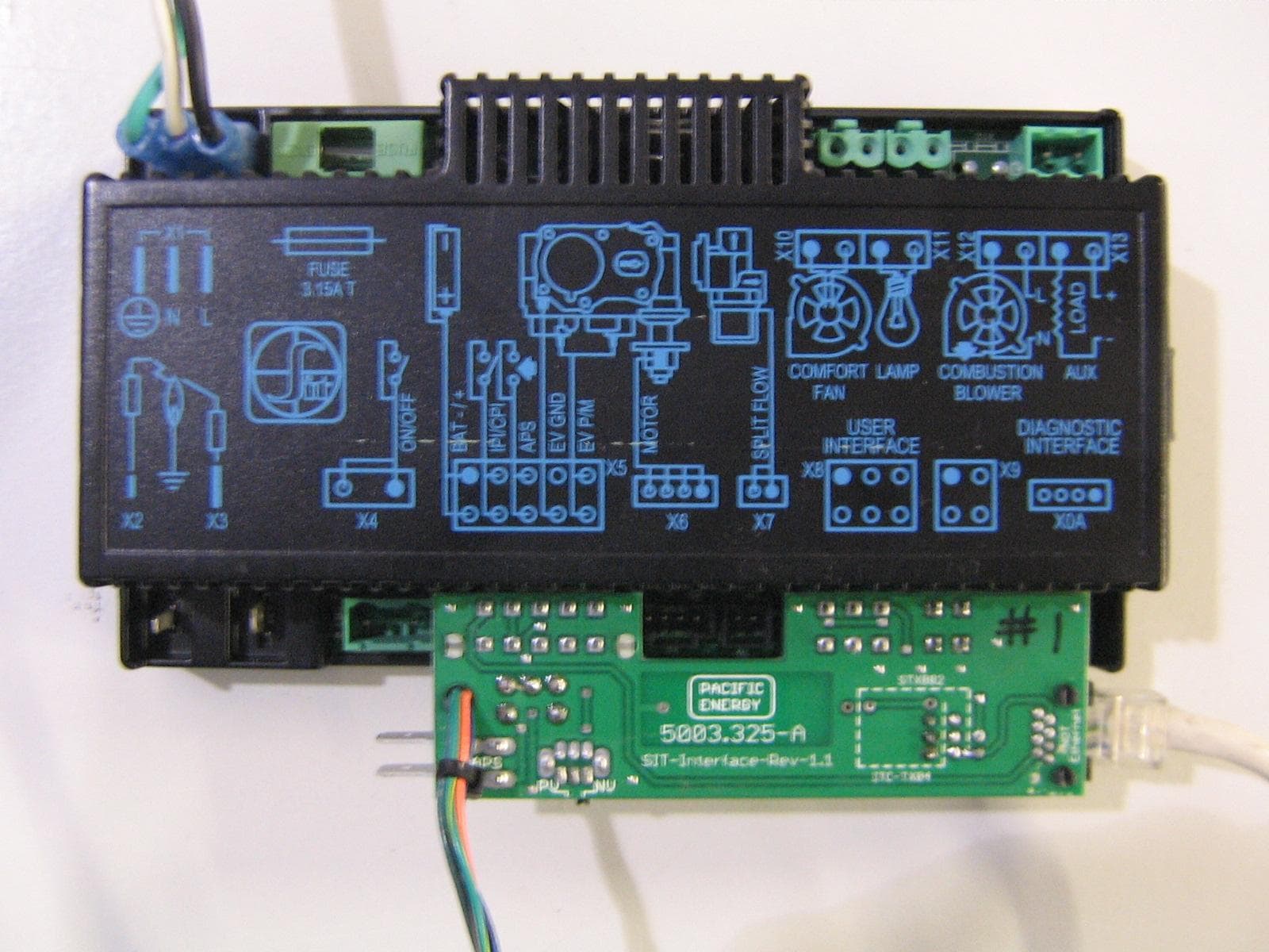 WALL SWITCH TO MODULE INTERFACE BOARD - FCC ID 2ADAU5003325 - Pacific Energy Fireplace Products Ltd