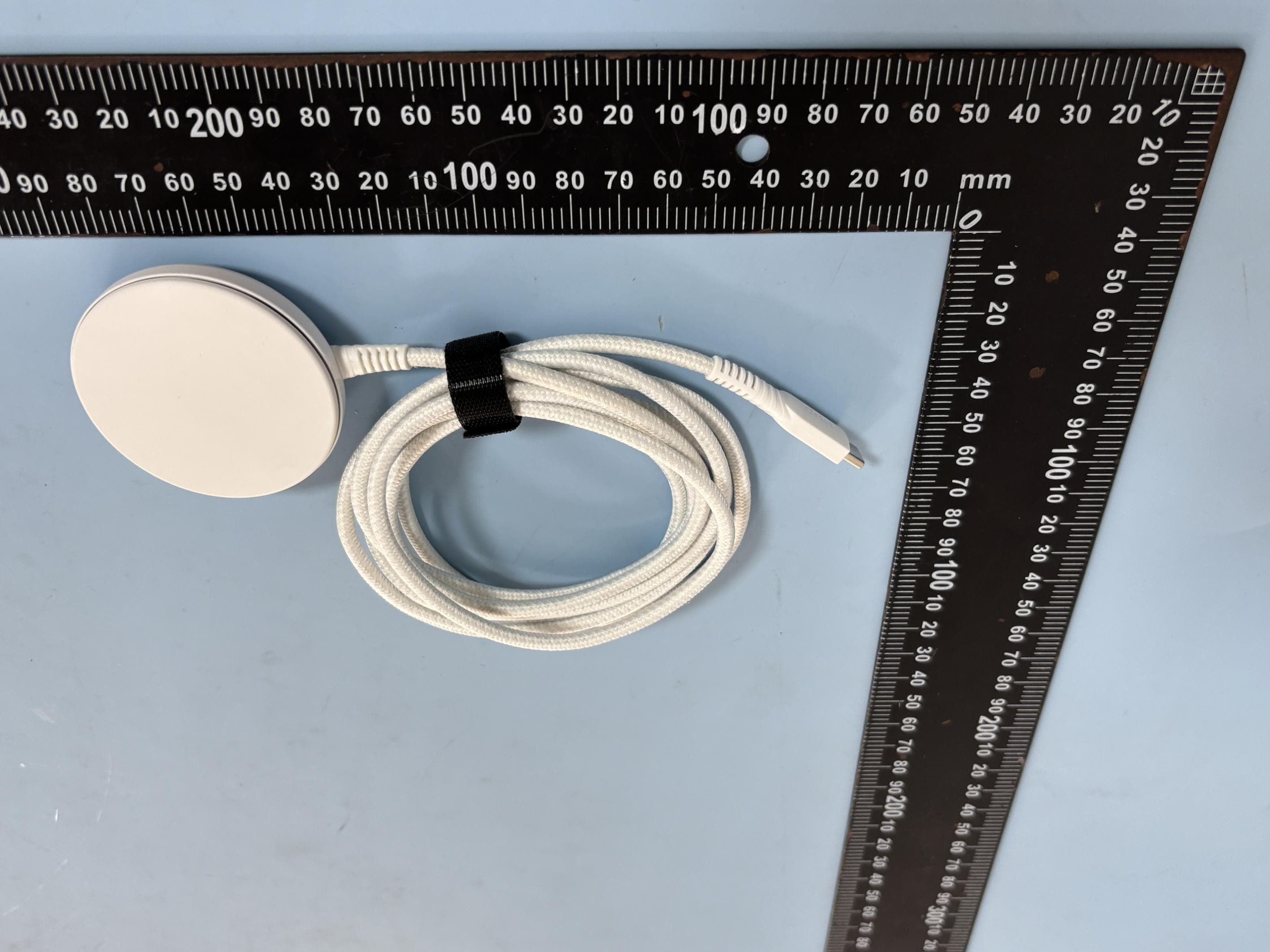 onn QI2 PAD - FCC ID 2ADB4-WA-CBZB3 - Foxconn Interconnect Technology Limited Taiwan Branch (3)