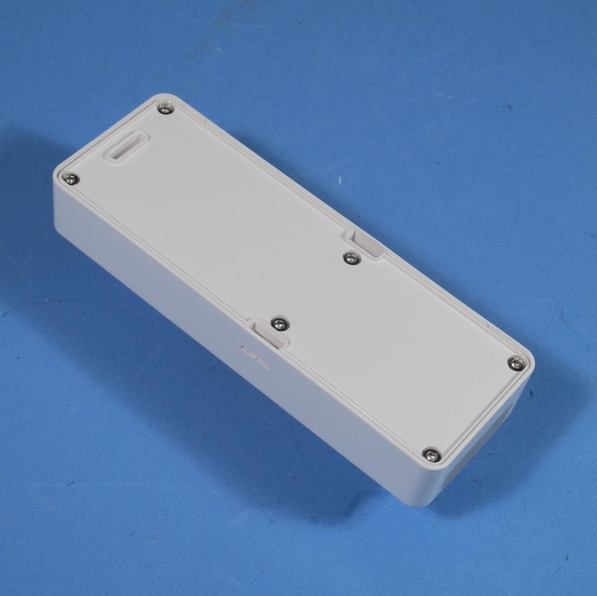 Battery operated wireless humidity unit - FCC ID 2ADBY0401003 - Dyzle Services B.V. (2)