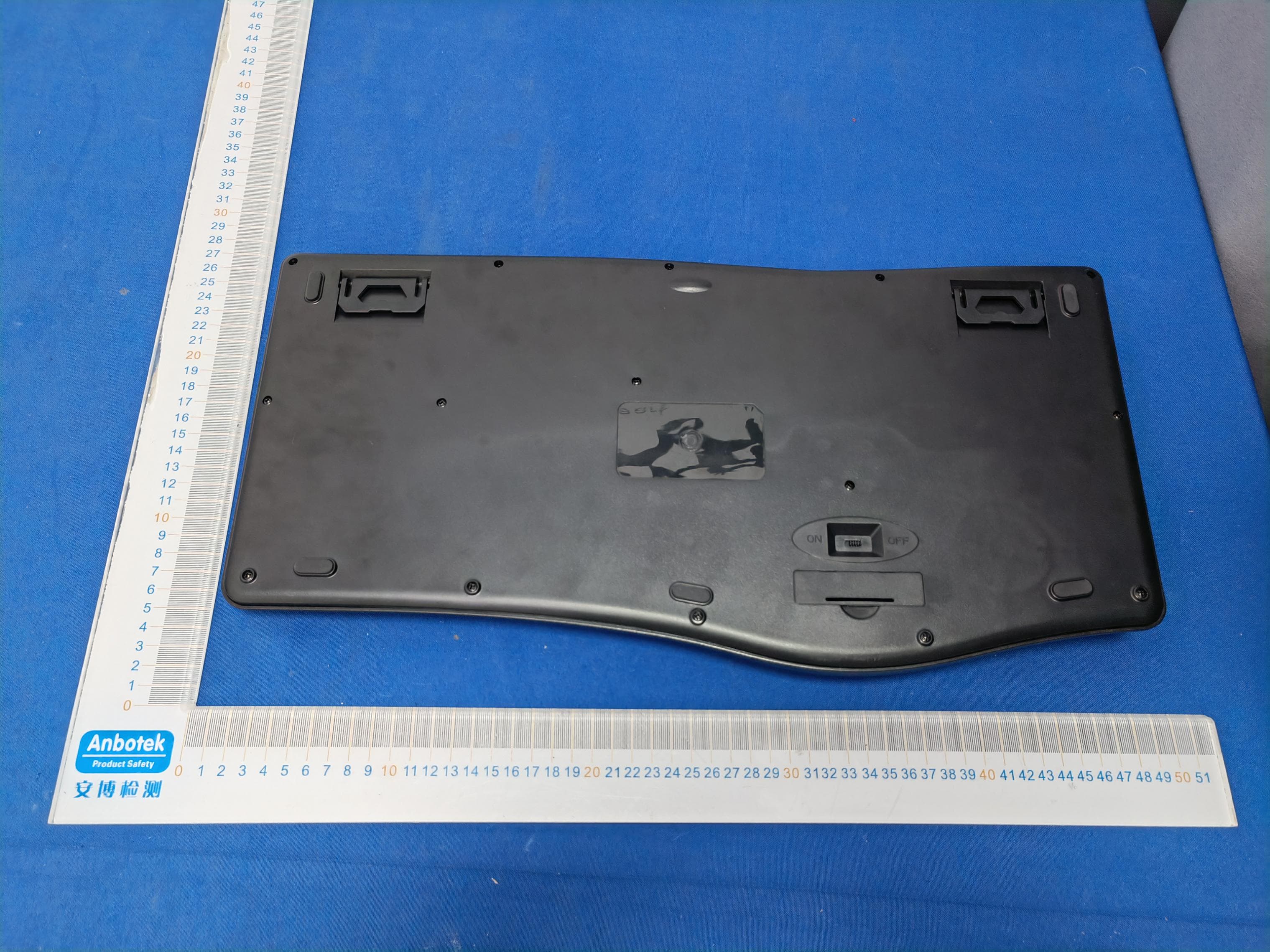 Wireless ergonomic keyboard - FCC ID 2ADDH-44520 - Monoprice, Inc. (2)