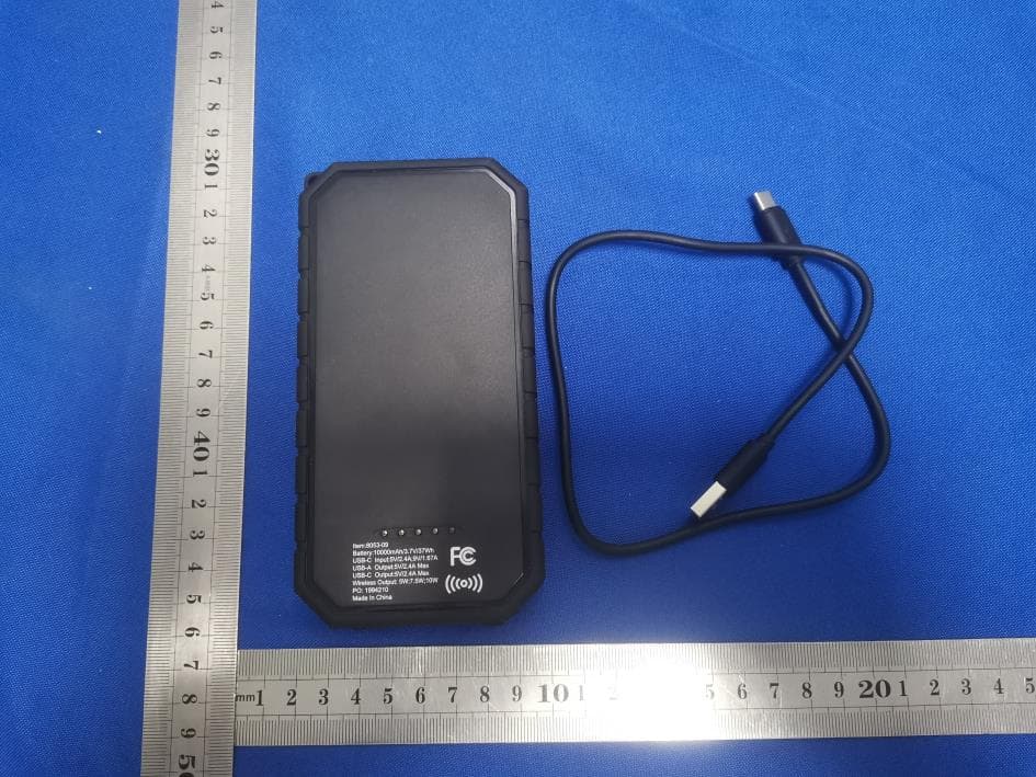 Powerbank with wireless charger - FCC ID 2ADK3-XO-9771 - XING DA INTERNATIONAL ELECTRONICS LIMITED (2)