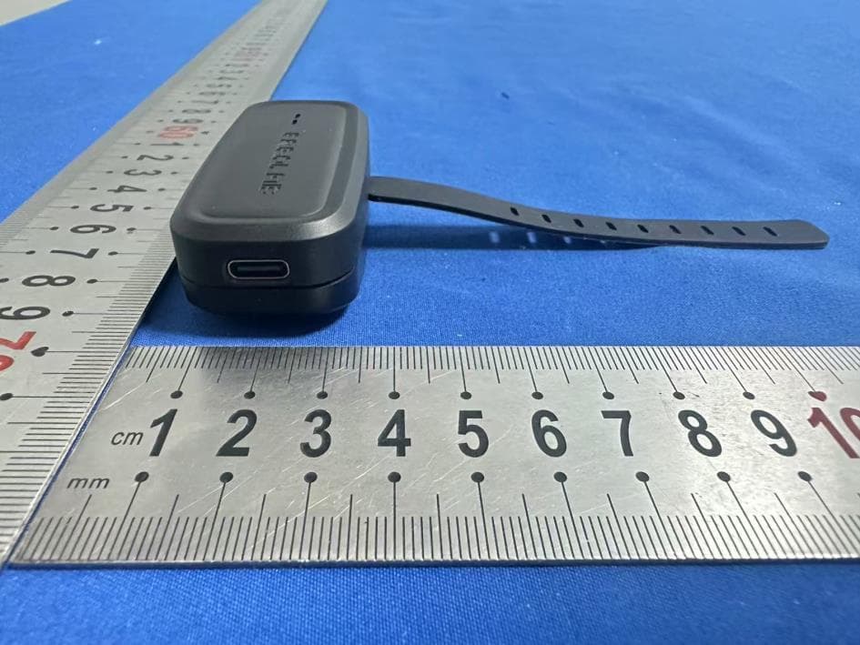 ErgoAI Wearable Device - FCC ID 2ADKA-ERGOWEARF - Kingfar International Inc. (2)