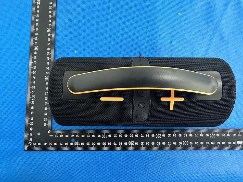 Bluetooth speaker - FCC ID 2ADLFEBS-618 - Shenzhen Epoch Development Electronics Co., Ltd. (2)