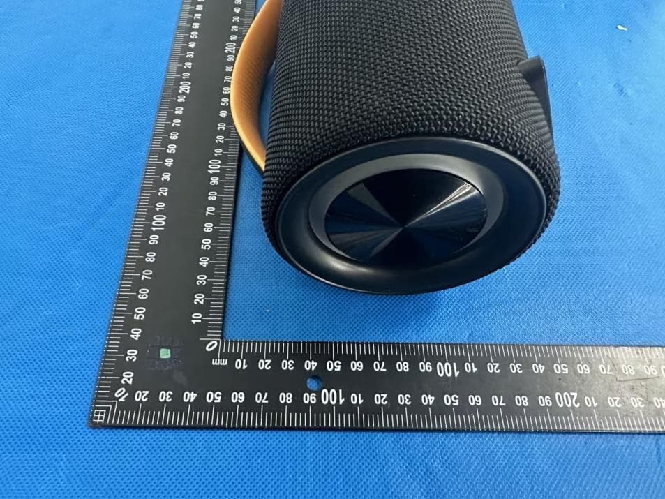 Bluetooth speaker - FCC ID 2ADLFEBS-618 - Shenzhen Epoch Development Electronics Co., Ltd. (3)