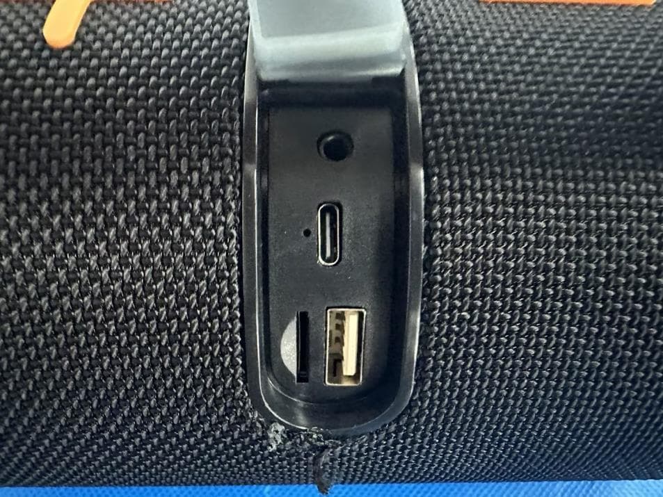 Bluetooth speaker - FCC ID 2ADLFEBS-618 - Shenzhen Epoch Development Electronics Co., Ltd.
