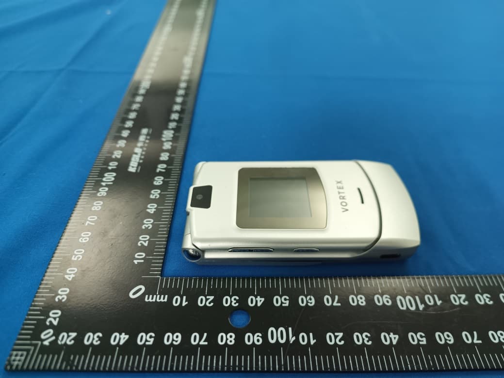 Mobile Phone - FCC ID 2ADLJ-V3 - Xwireless LLC (5)