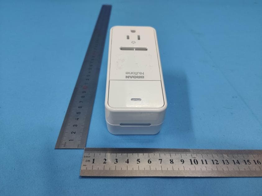 Smart Plug - FCC ID 2ADLL-1103435 - Broan-NuTone LLC (5)