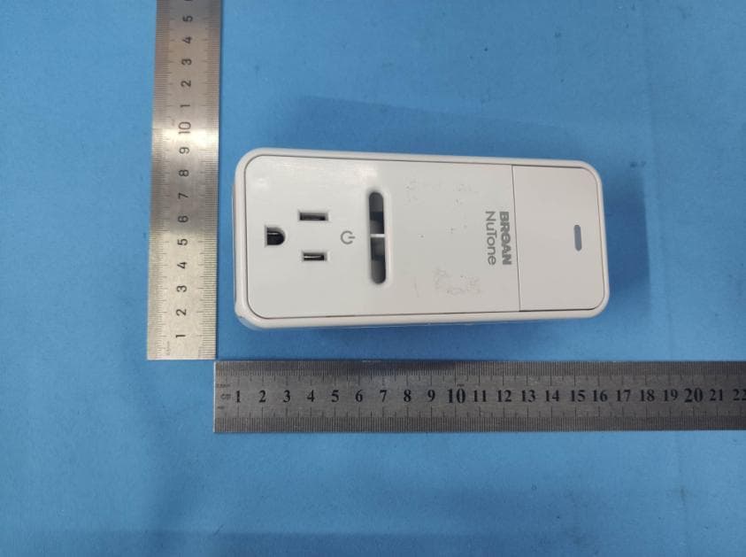 Smart Plug - FCC ID 2ADLL-1103435 - Broan-NuTone LLC (2)