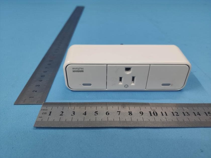 Smart Plug - FCC ID 2ADLL-1103436 - Broan-NuTone LLC (3)