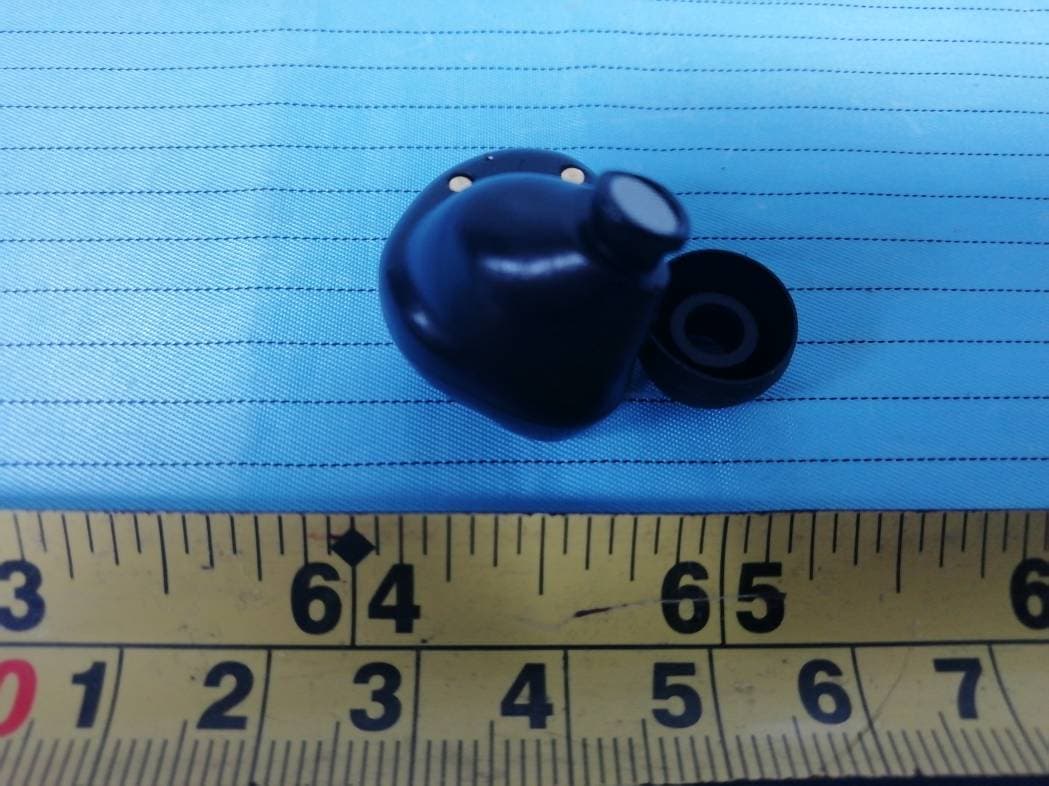 TWS METALLIC BUTTON AST - FCC ID 2ADM5-EP-0630-L - Zeeva International Limited (2)