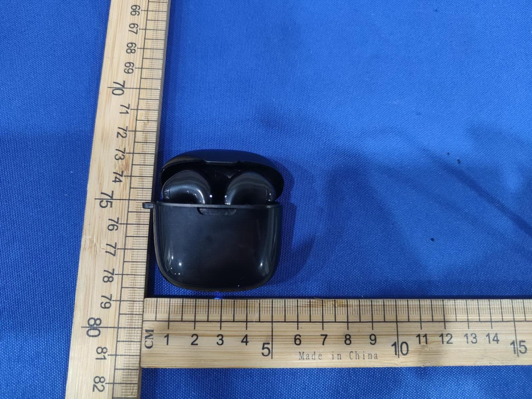 TWS MINI W/ CARABINER - FCC ID 2ADM5-EP-0707 - Zeeva International Limited