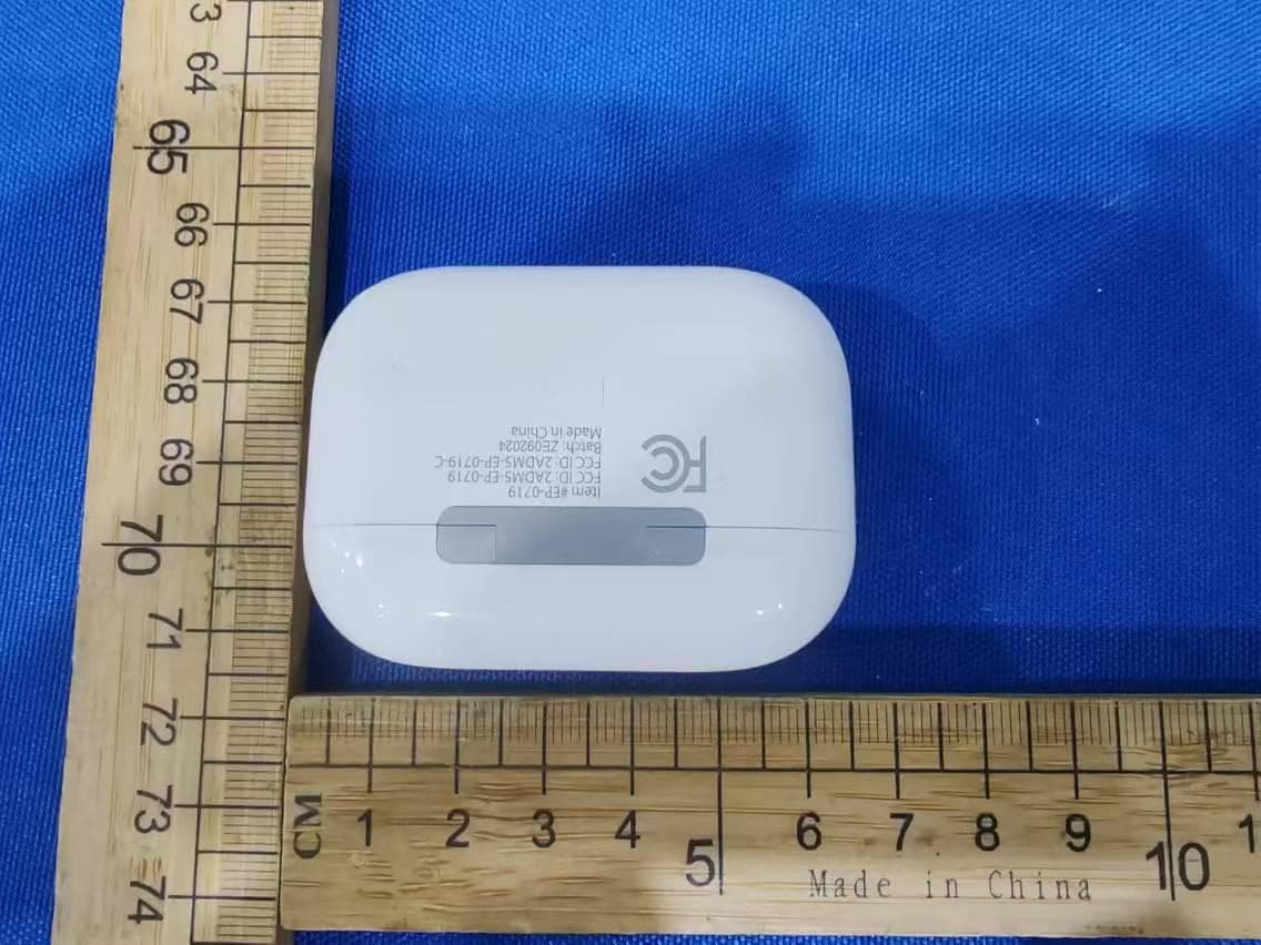 SCREEN TWS - Charging Case - FCC ID 2ADM5-EP-0719-C - Zeeva International Limited (2)