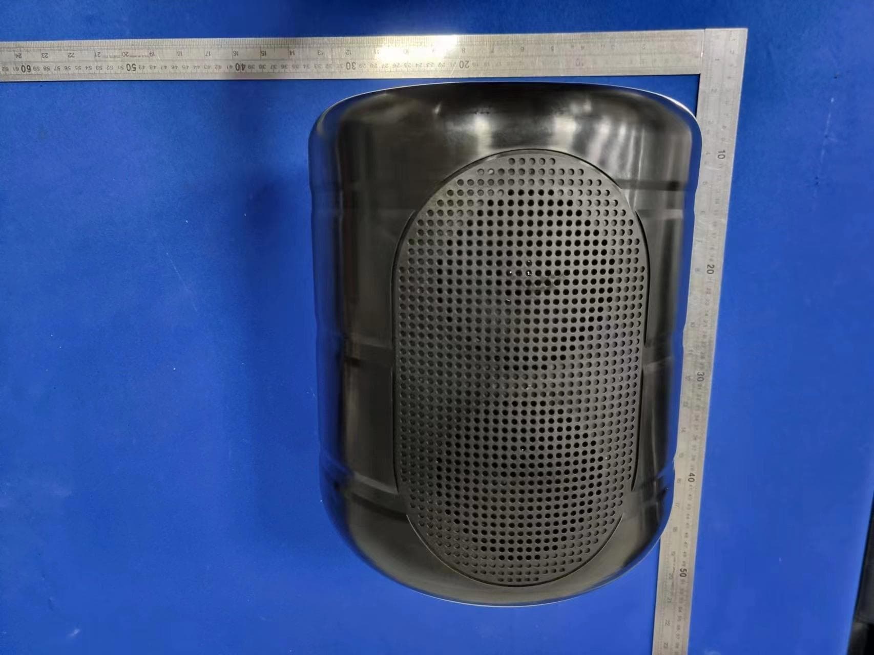Karaoke Machine with Stand & Microphone - FCC ID 2ADM5-KM-0001 - Zeeva International Limited