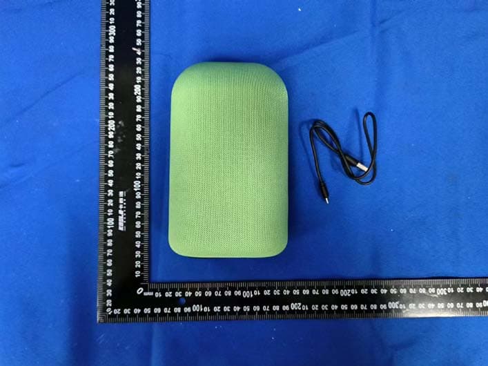 BT RECT HOME SPEAKER - FCC ID 2ADM5-SP-0204 - Zeeva International Limited (5)