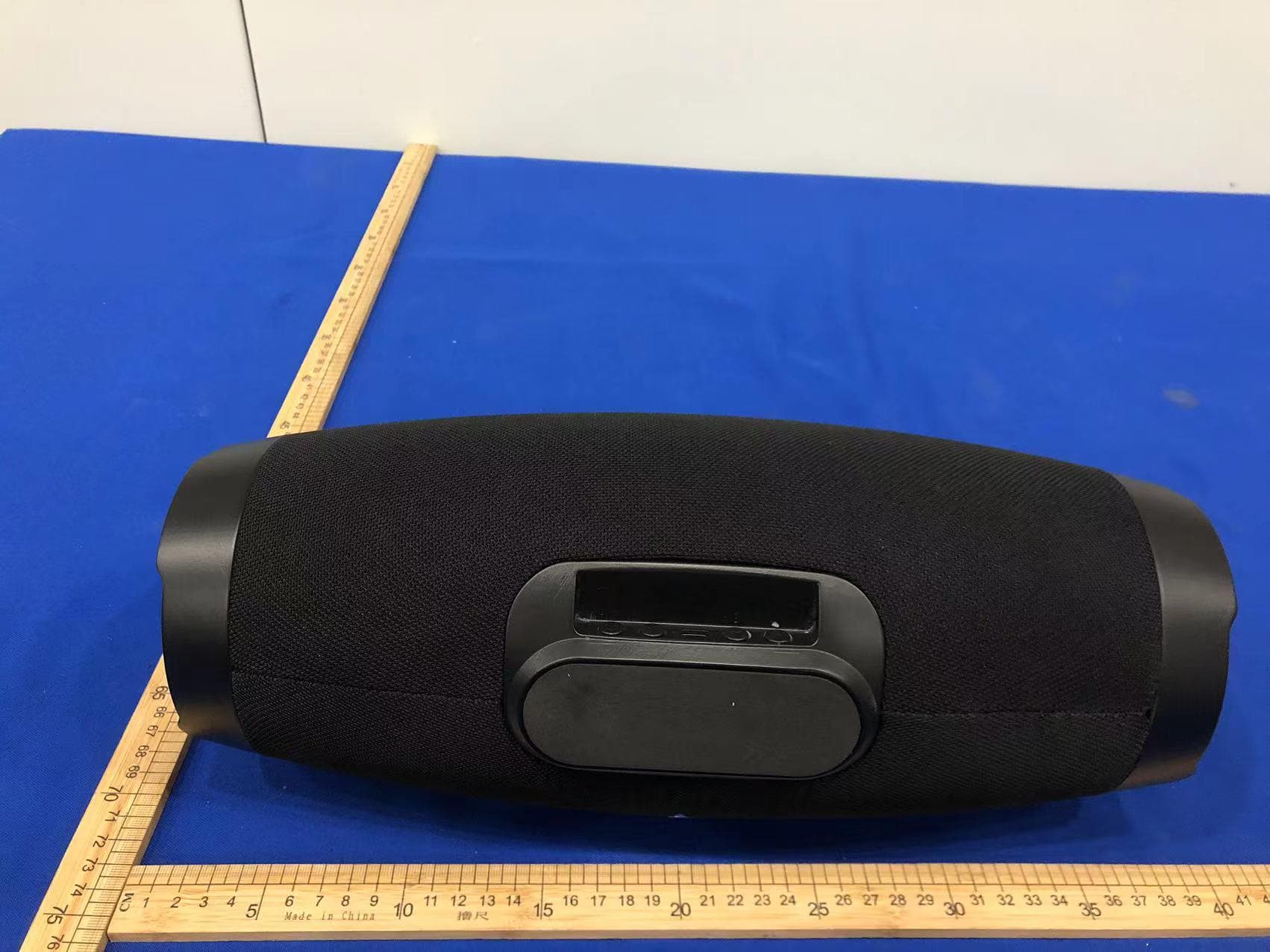 BT RUGGED SPK W/ HANDLE - FCC ID 2ADM5-SP-0242 - Zeeva International Limited (4)