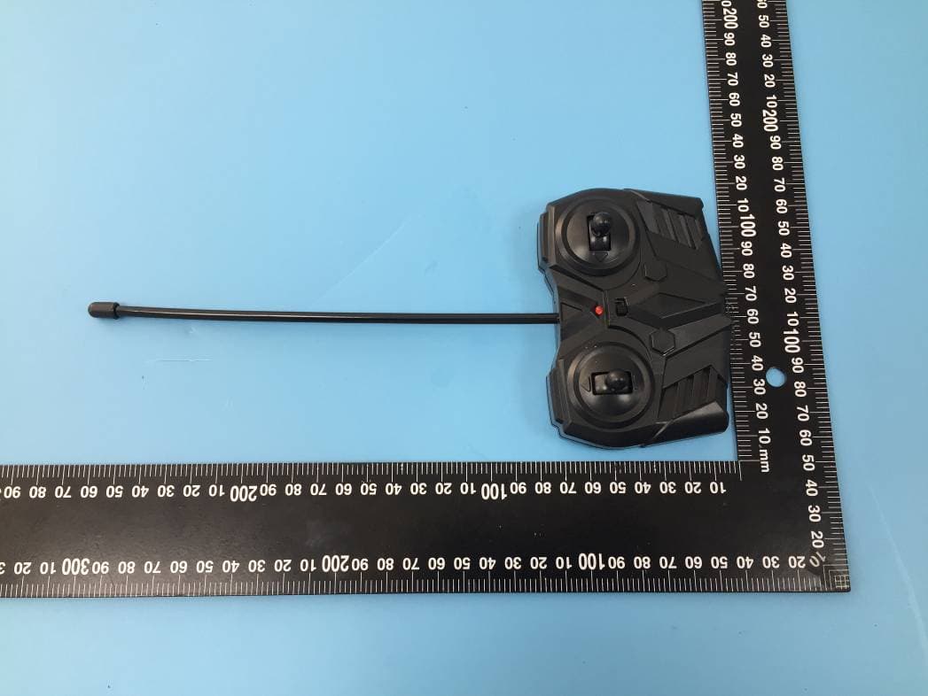 NIC RC BATTLING ROBOT (Remote Controller 49 MHz) - FCC ID 2ADM5-ZT-0170-49 - Zeeva International Limited (2)