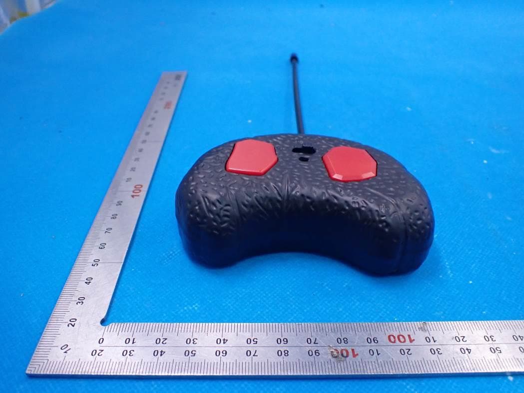 TOY RC TARANTULA REMOTE CONTROLLER (27mhz) - FCC ID 2ADM5-ZT-0232 - Zeeva International Limited (3)