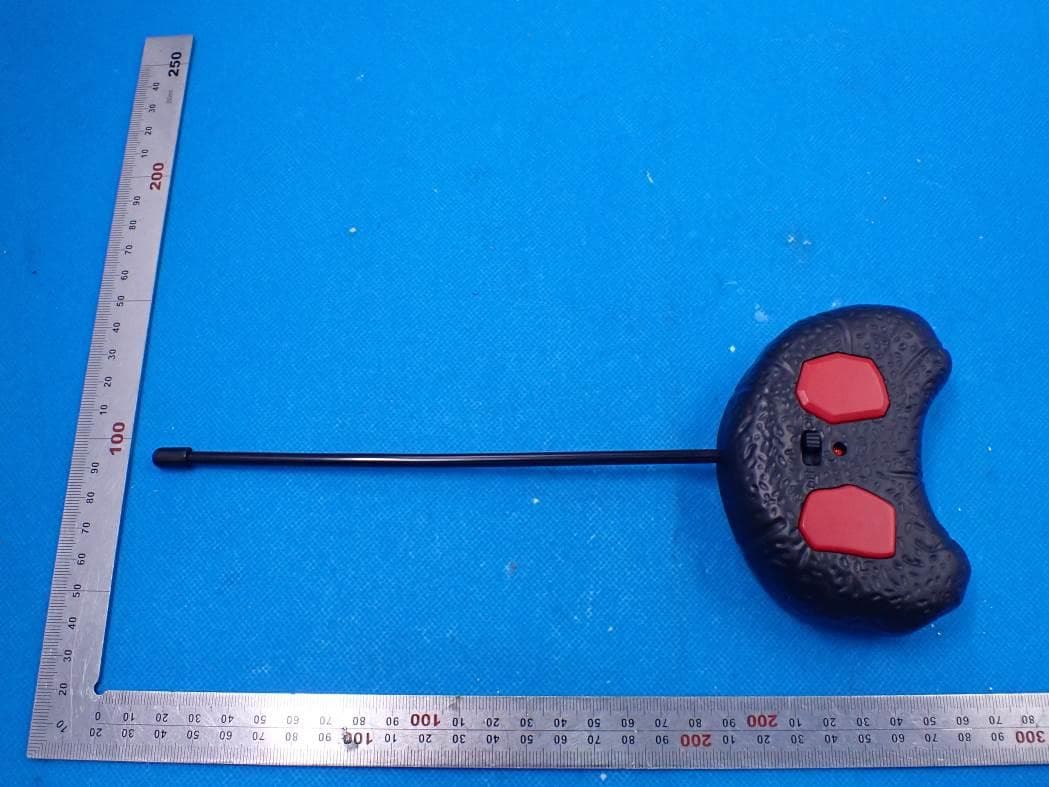 TOY RC TARANTULA REMOTE CONTROLLER (27mhz) - FCC ID 2ADM5-ZT-0232 - Zeeva International Limited (2)