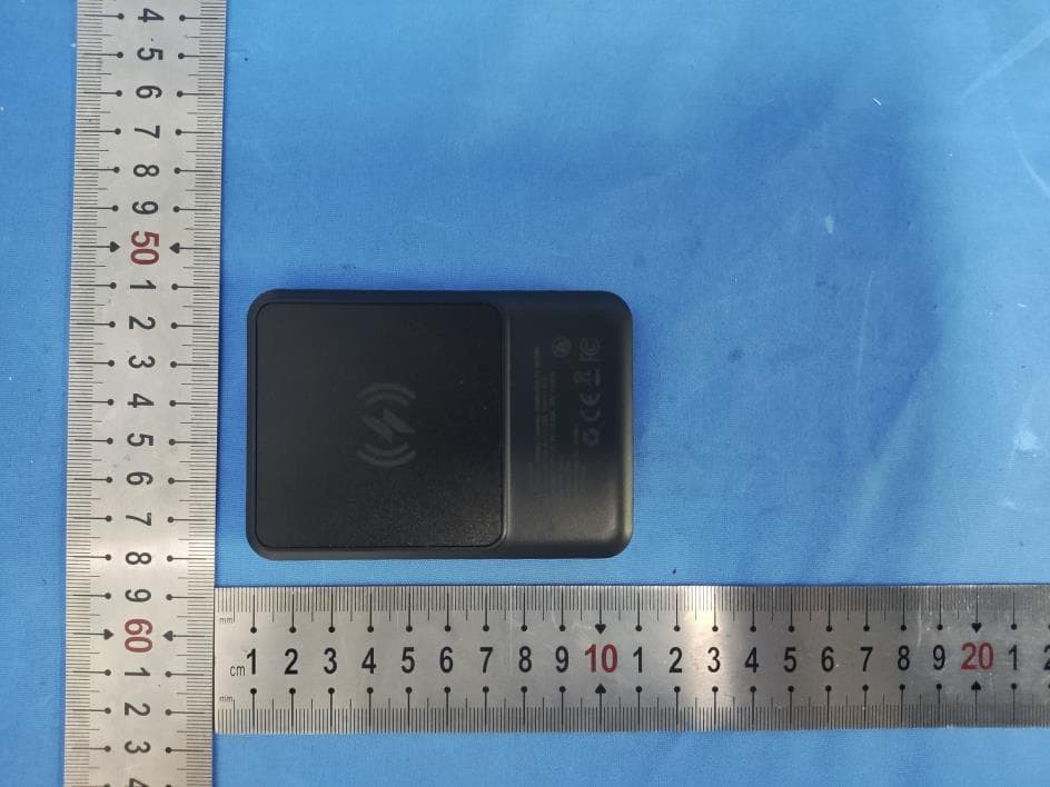 Power Bank - FCC ID 2ADOW-P246W5 - Hamedata Technology Co., Limited (2)