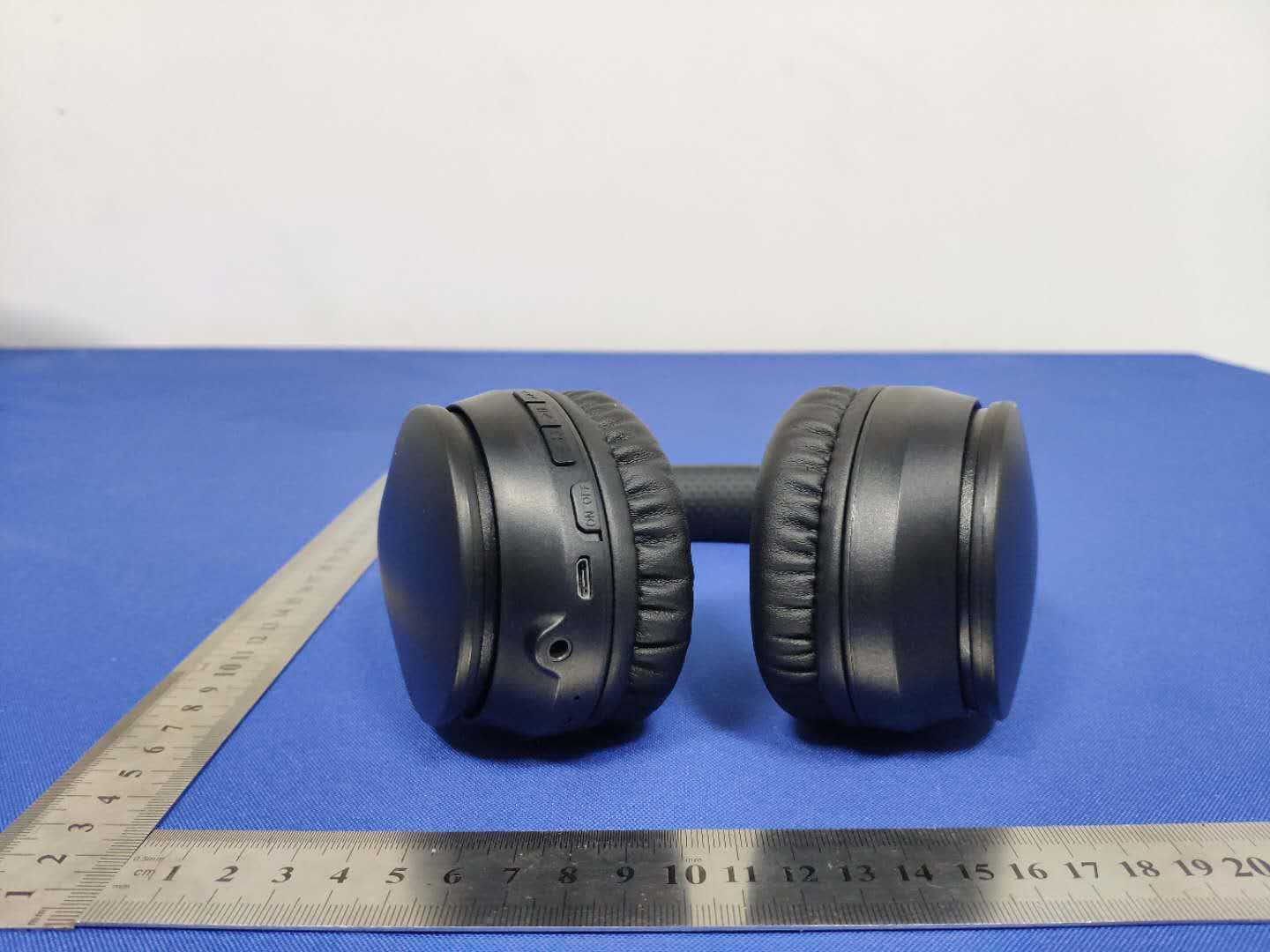 ANC Bluetooth headphones - FCC ID 2ADOZ-BT9509 - Shenzhen Hengxintai Electronics Co., Ltd. (2)