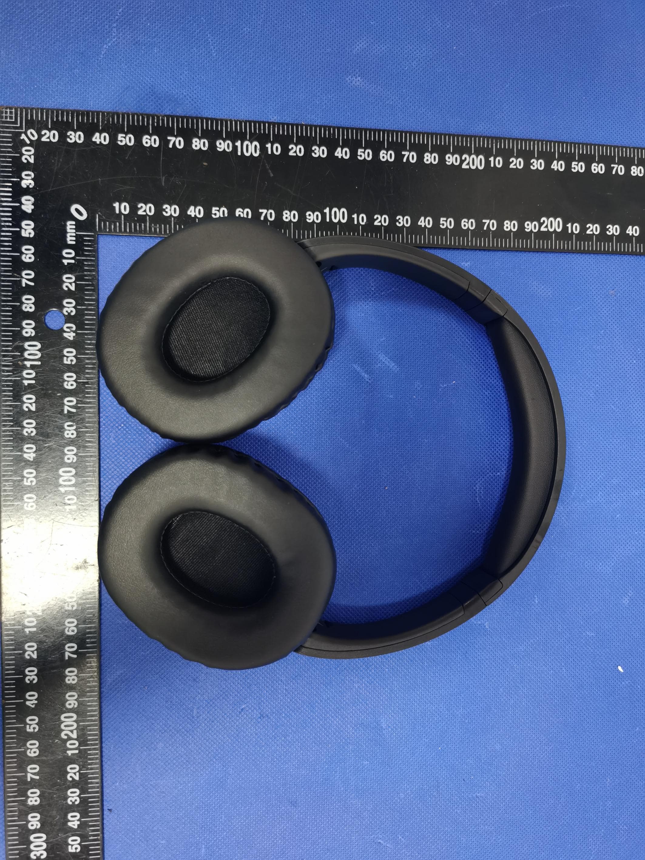 Bluetooth headphone - FCC ID 2ADOZ-BT9748 - Shenzhen Hengxintai Electronics Co., Ltd.