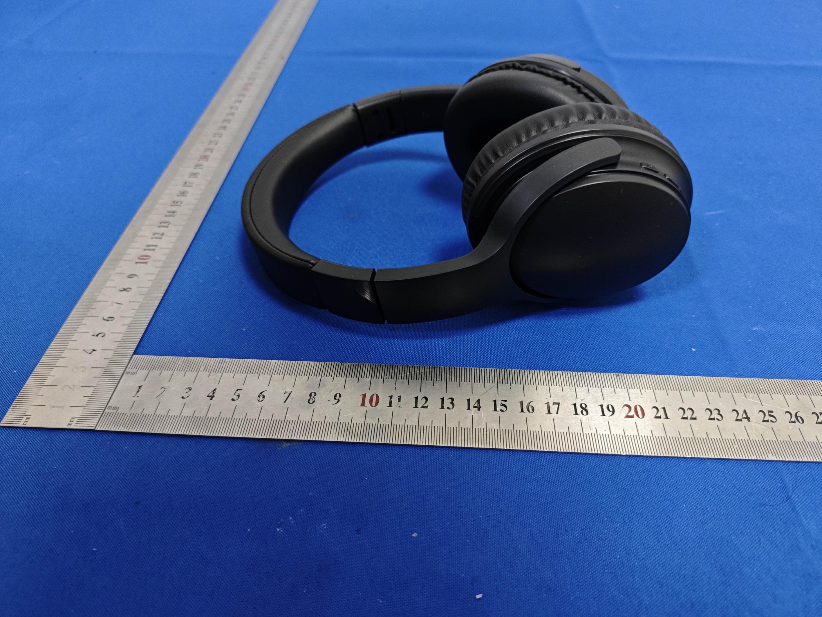 Active Noise Cancelling wireless headphones - FCC ID 2ADOZ-BT9864 - Shenzhen Hengxintai Electronics Co., Ltd. (4)