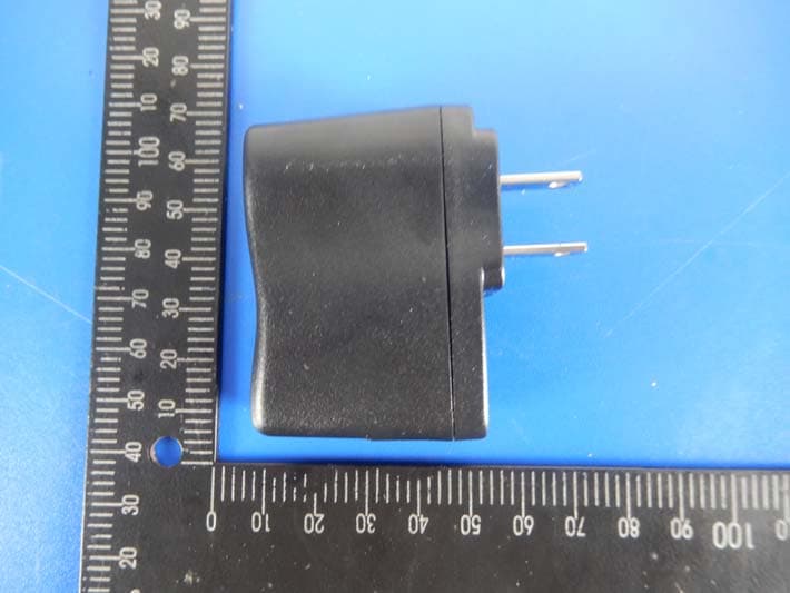 3G MOBILE PHONE - FCC ID 2ADR3U513 - UNNECTO HOLDING LIMITED (3)