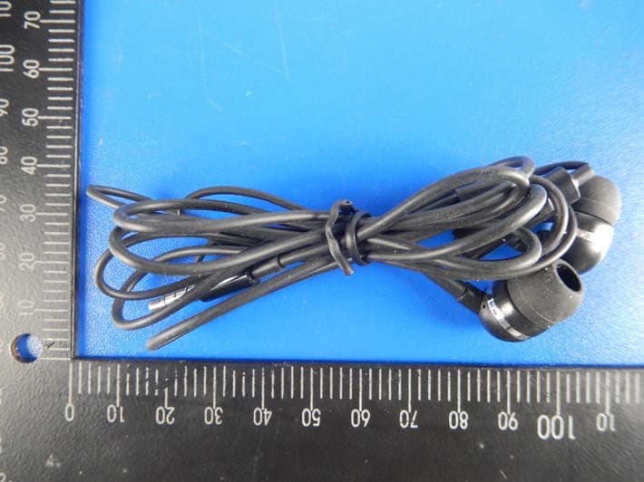 3G MOBILE PHONE - FCC ID 2ADR3U901 - UNNECTO HOLDING LIMITED (2)