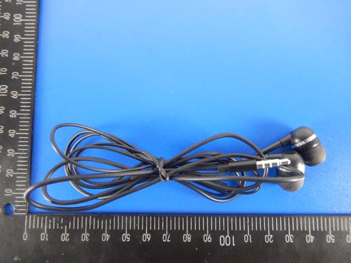 3G MOBILE PHONE - FCC ID 2ADR3U905 - UNNECTO HOLDING LIMITED (1)