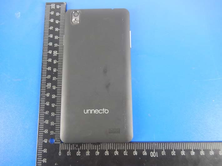 3G MOBILE PHONE - FCC ID 2ADR3U905 - UNNECTO HOLDING LIMITED (4)
