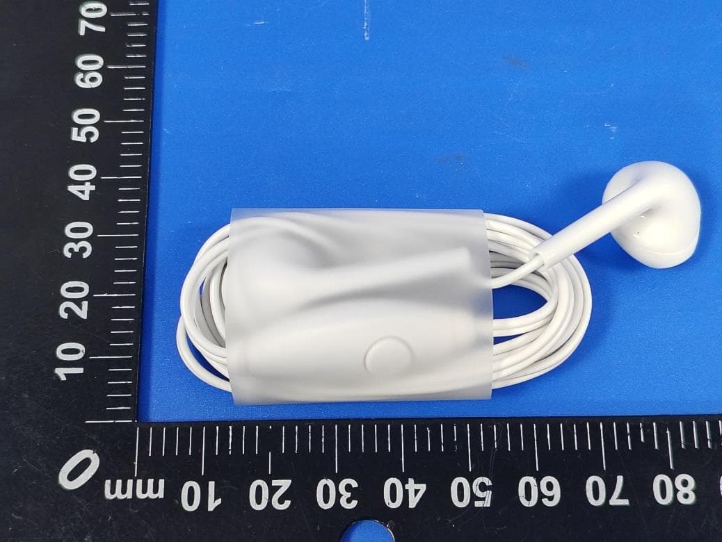 Mobile Phone - FCC ID 2ADR3UE020 - UNNECTO HOLDING LIMITED (4)