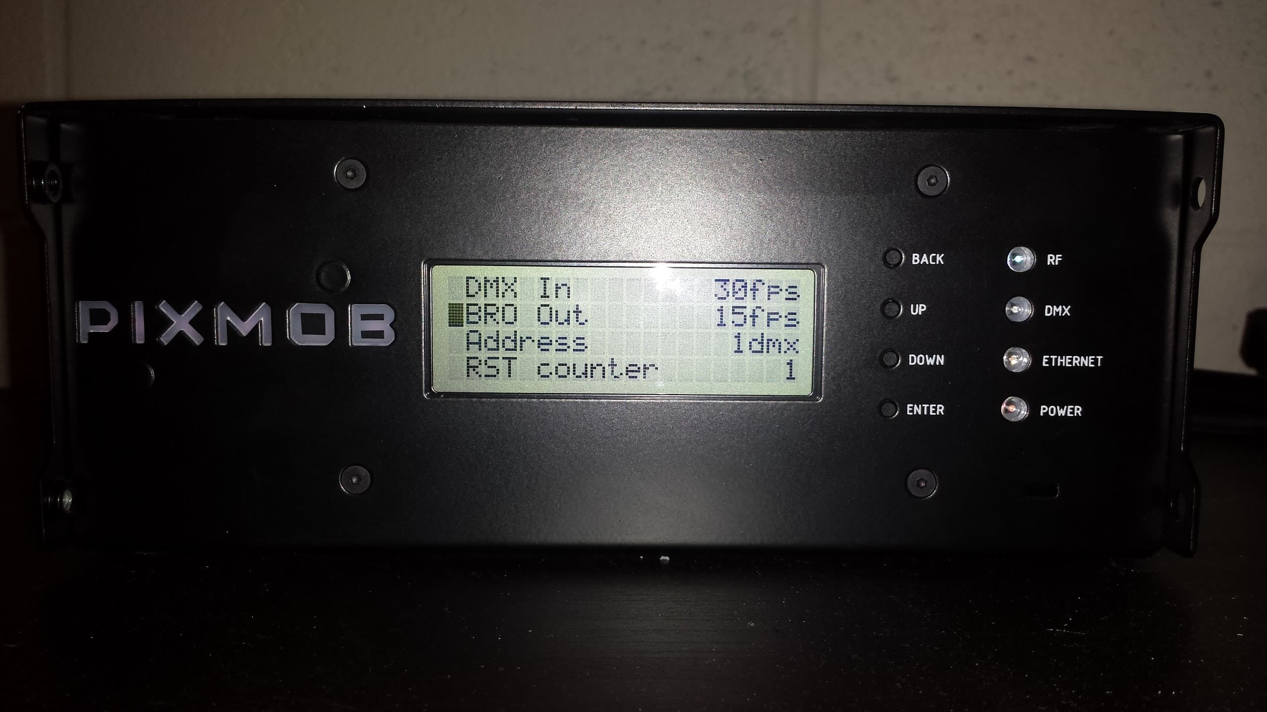 Bluetooth transmitter that controls luminous objects wirelessly from dMX signals - FCC ID 2ADS4BRO1 - Eski Inc. (2)