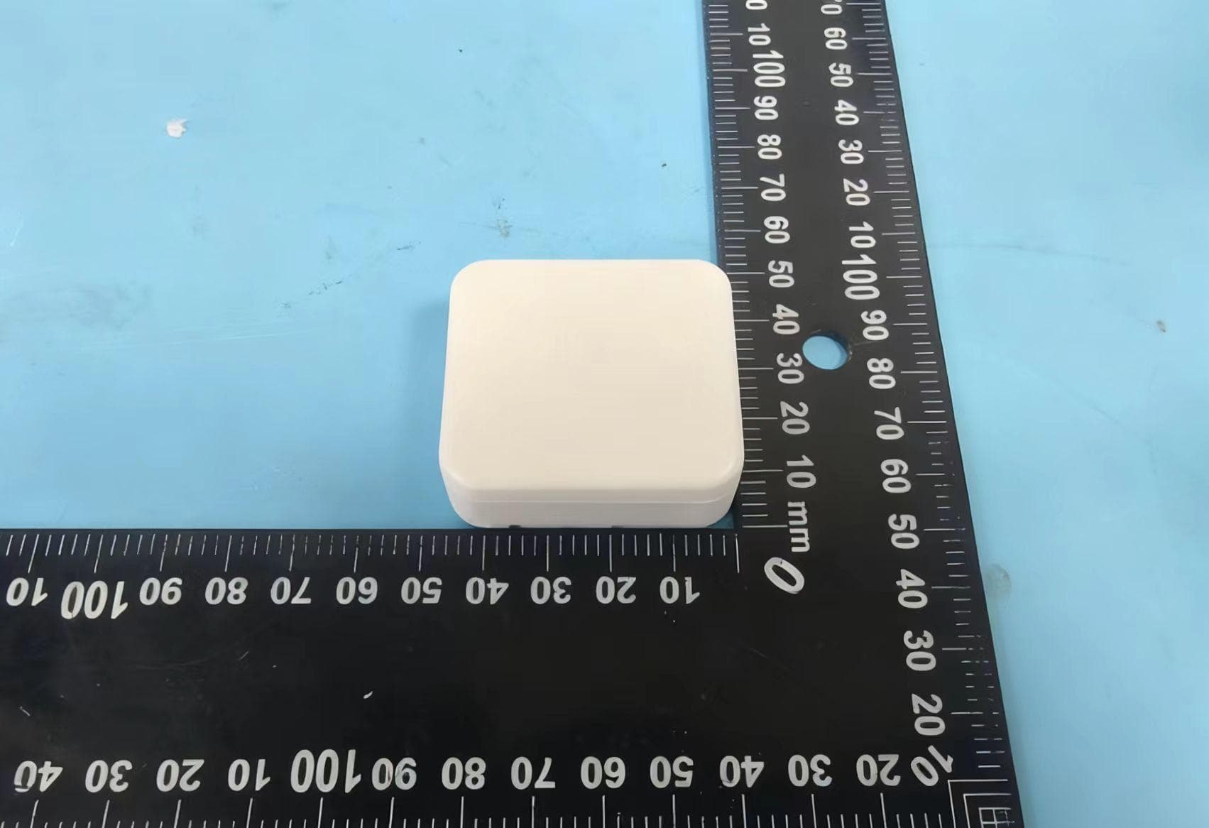 Wireless positioning terminals - FCC ID 2ADUBQUADTRACKPRO - Tianjin RoamWiFi Technology Co., Ltd.