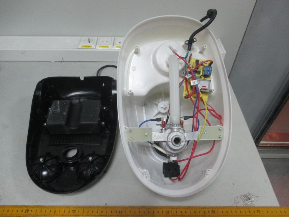 Garment steamer - FCC ID 2ADWLMIRAGUAR1008R - Ningbo Miraguar Electrical Appliance Manufacturing Co., Ltd (3)