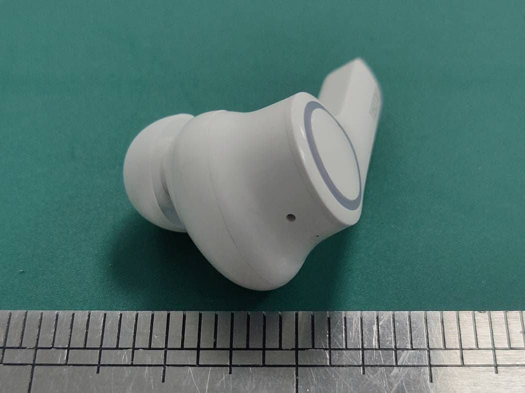 Wireless Earphone - FCC ID 2ADYY-H3-R - TECNO MOBILE LIMITED (2)