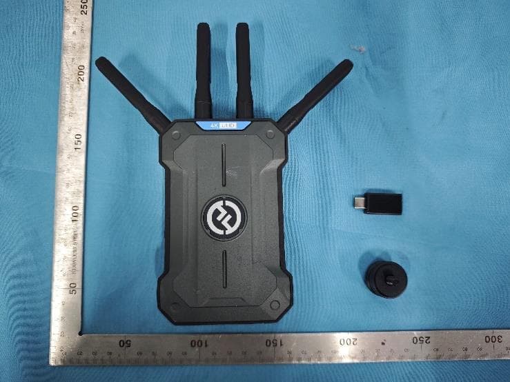 WIRELESS VIDEO TRANSMISSION SYSTEM - FCC ID 2ADZC-9851R - Shenzhen Hollyland Technology Co.,Ltd (3)