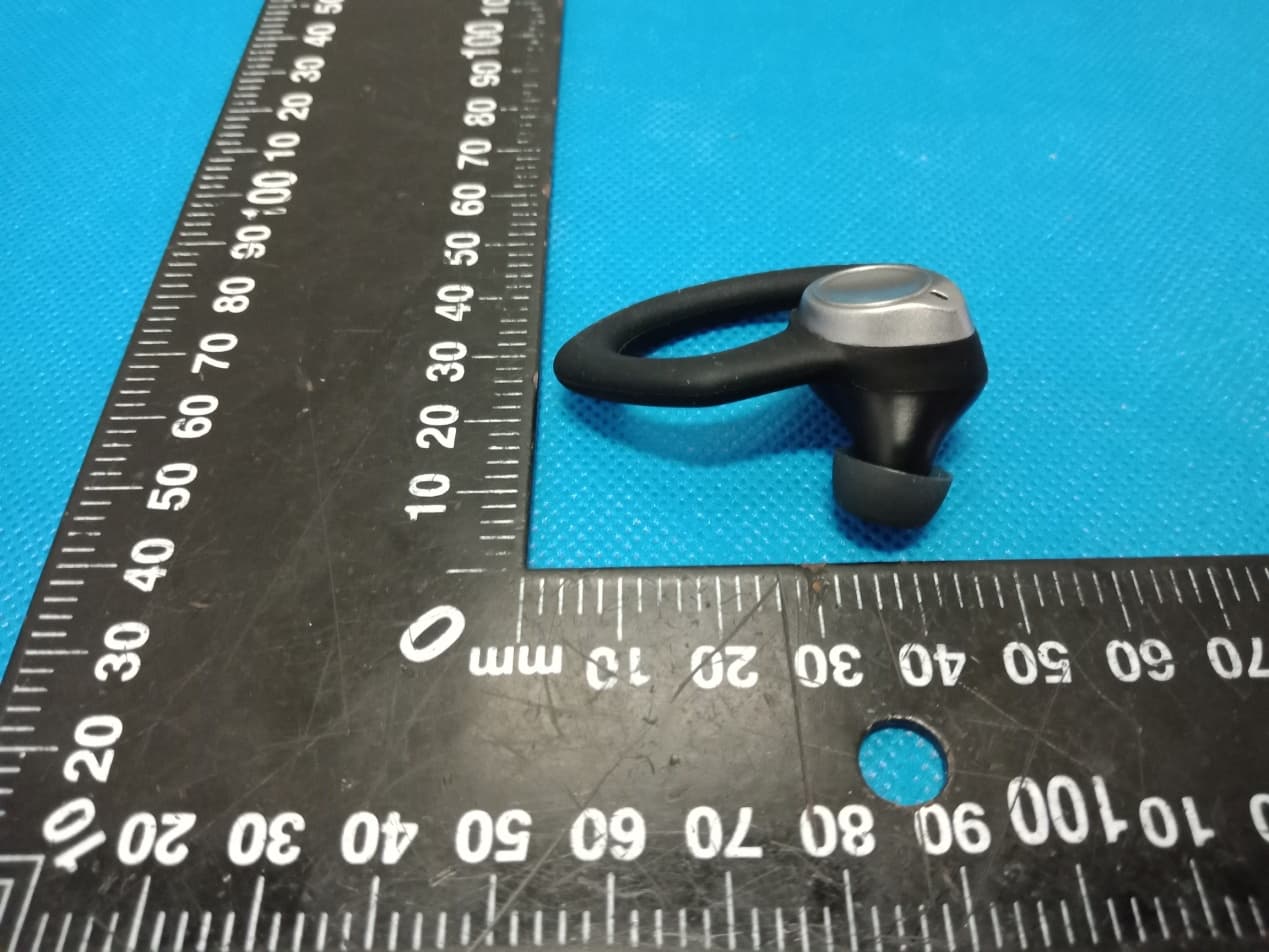 Twin Wireless Earbuds with Charging Case - FCC ID 2AE3CBE1036 - Shenzhen Kinlan Technology Company Limited (4)