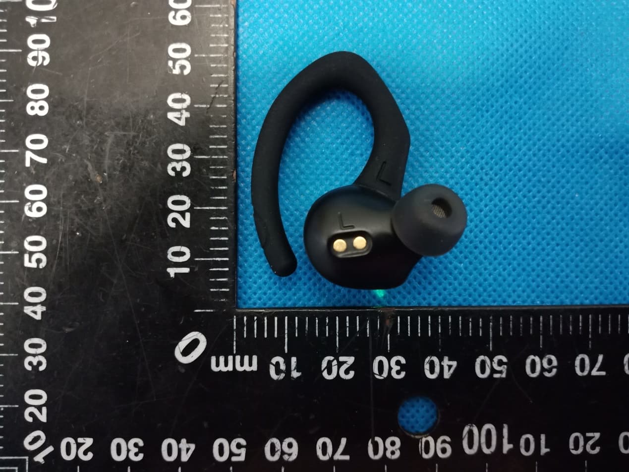 Twin Wireless Earbuds with Charging Case - FCC ID 2AE3CBE1036 - Shenzhen Kinlan Technology Company Limited (2)