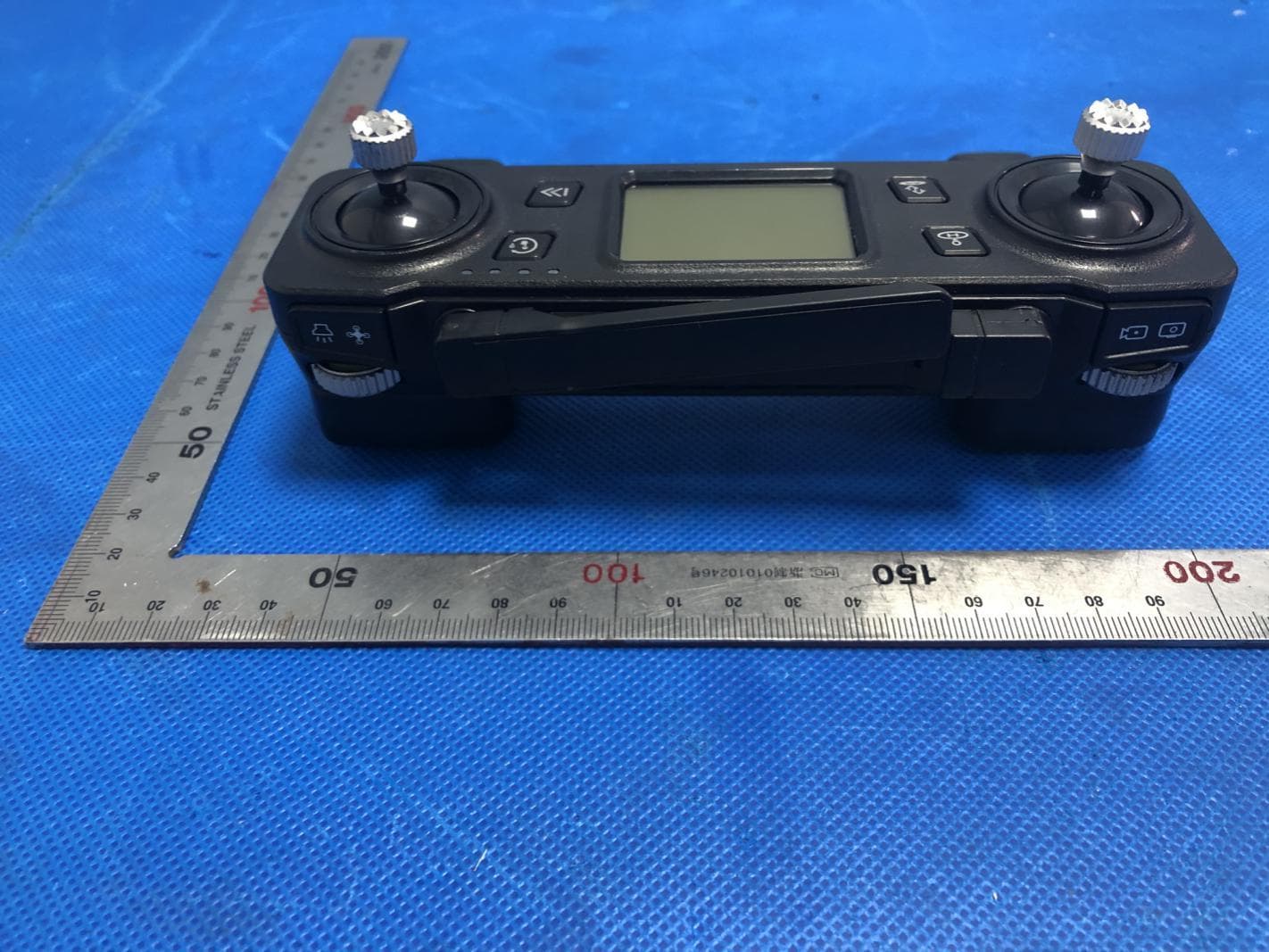 remote control - FCC ID 2AE8UASM01 - AOSENMA TOYS FACTORY (3)