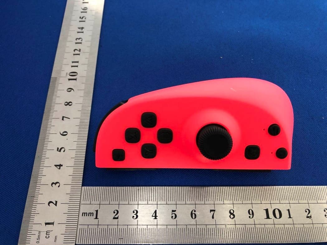Wireless Joycon Controller for Switch - FCC ID 2AEBY-C252 - ShenZhen Targetever Technology Co.,Ltd. (3)