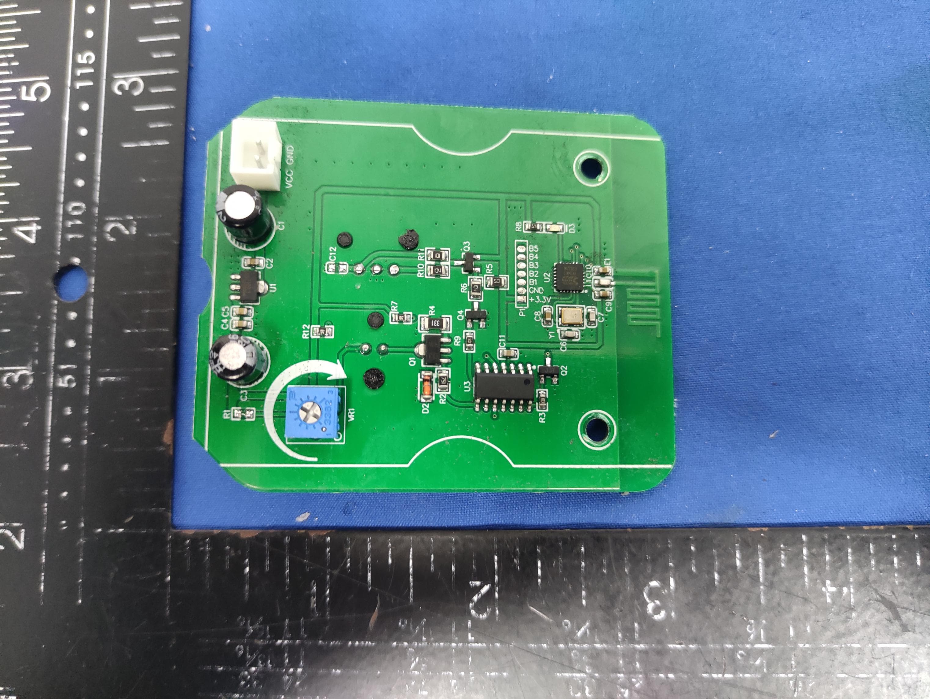 Wireless Battery Powered Touchless Switch - FCC ID 2AED9-RB506 - dormakaba Canada Inc