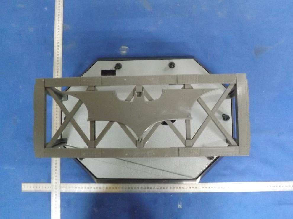 Dark Knight Tumbler RC One Twelfth Scale vehicle - FCC ID 2AEFH-SSRC001 - Soap Studio Company Limited (4)
