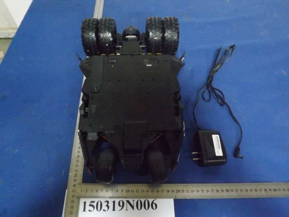 Dark Knight Tumbler RC One Twelfth Scale vehicle - FCC ID 2AEFH-SSRC002 - Soap Studio Company Limited (5)