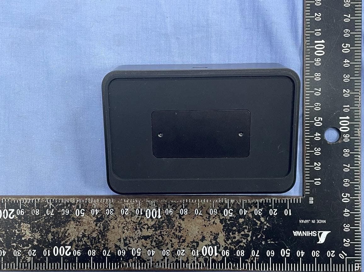 Wireless Expansion Microphone - FCC ID 2AEFTAW111T - AVerMedia Technologies, Inc. (2)